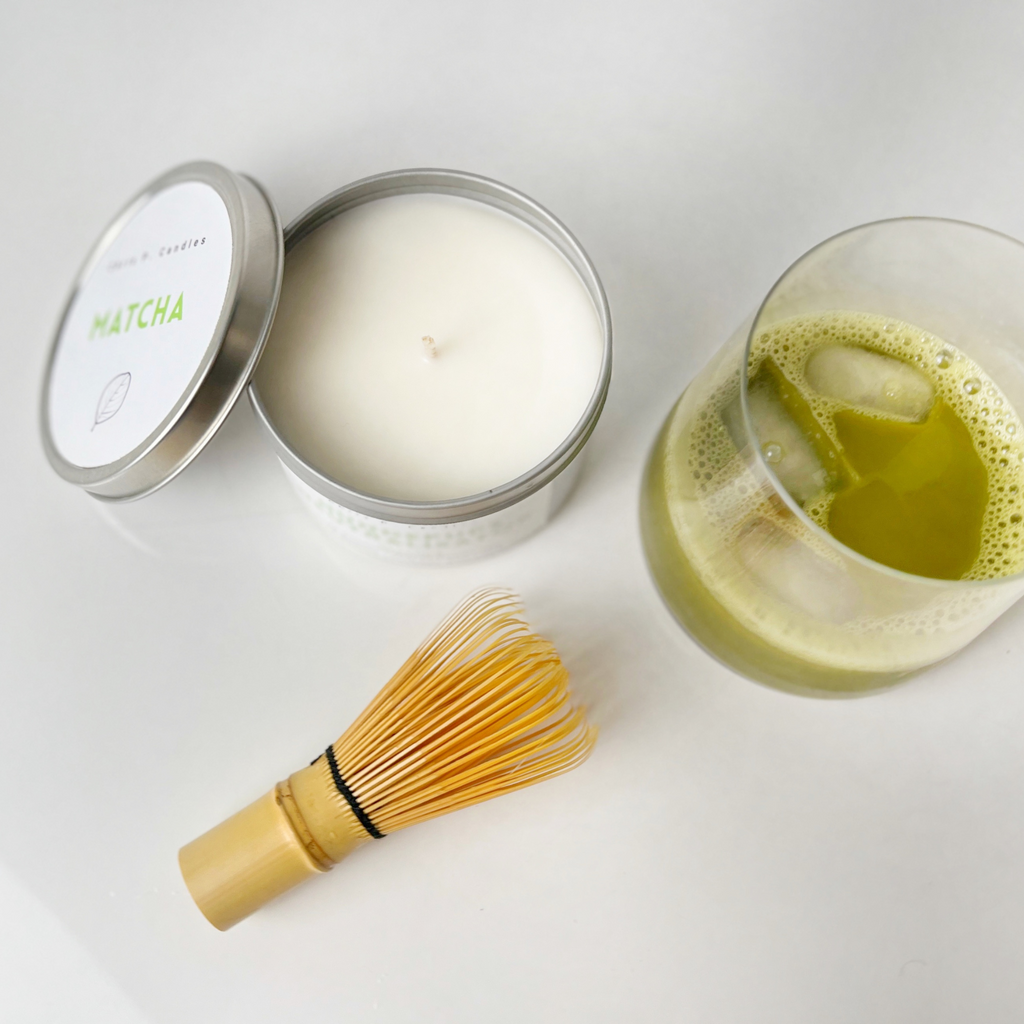 Mit der Matcha Duftkerze von Chris P. Candles vereinst du Wellness und Gemütlichkeit – und hast gleichzeitig das perfekte Geschenk für Matcha-Liebhaber.