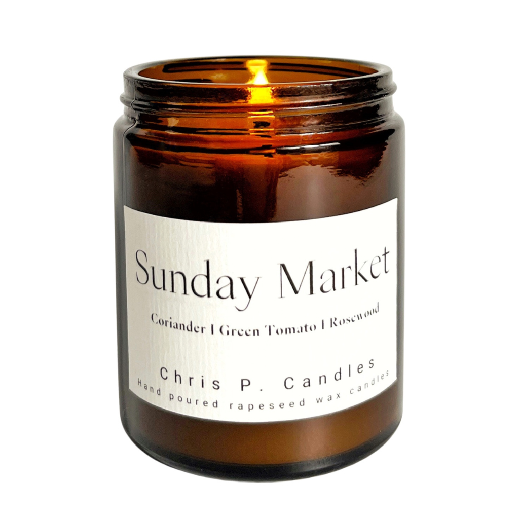 Die hochwertige Duftkerze im Glas aus Rapswachs und ätherischen Ölen duftet nicht nur gut, sondern sieht auch elegant aus. Ein perfektes Geschenk für Weihnachten, Geburtstage oder für dich selbst.